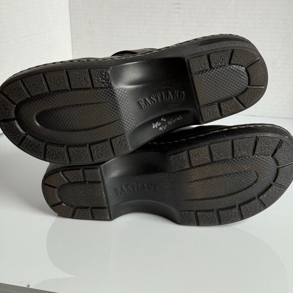 Eastland Mae Clogs Size 8.5M - Picture 8 of 9